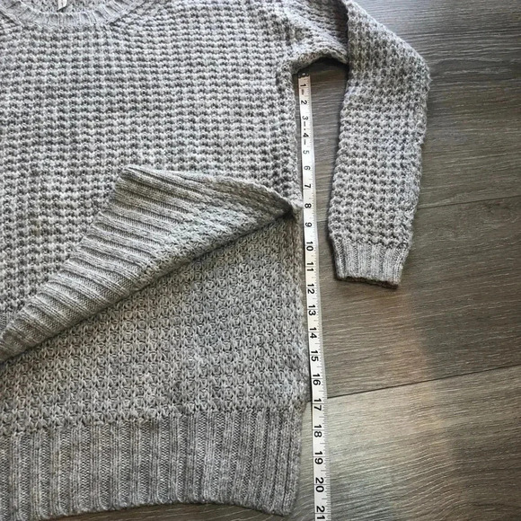 BCBGENERATION Heather Grey Knit Chunky Sweater Womens Size XS - Picture 3 of 9